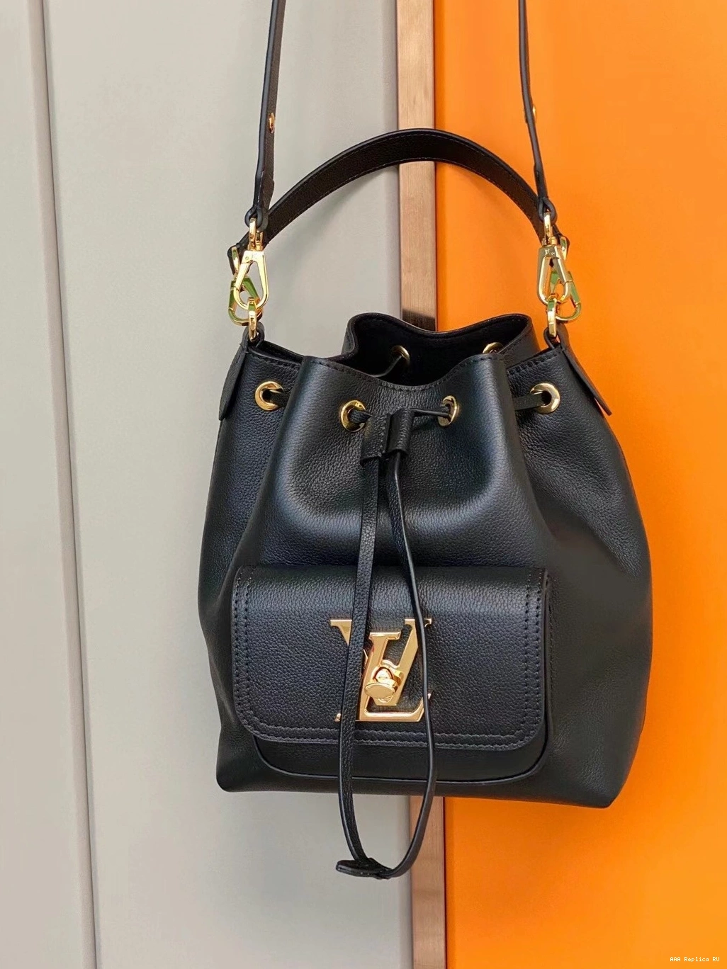 BUCKET LOCKME LOUIS VUITTON 0712